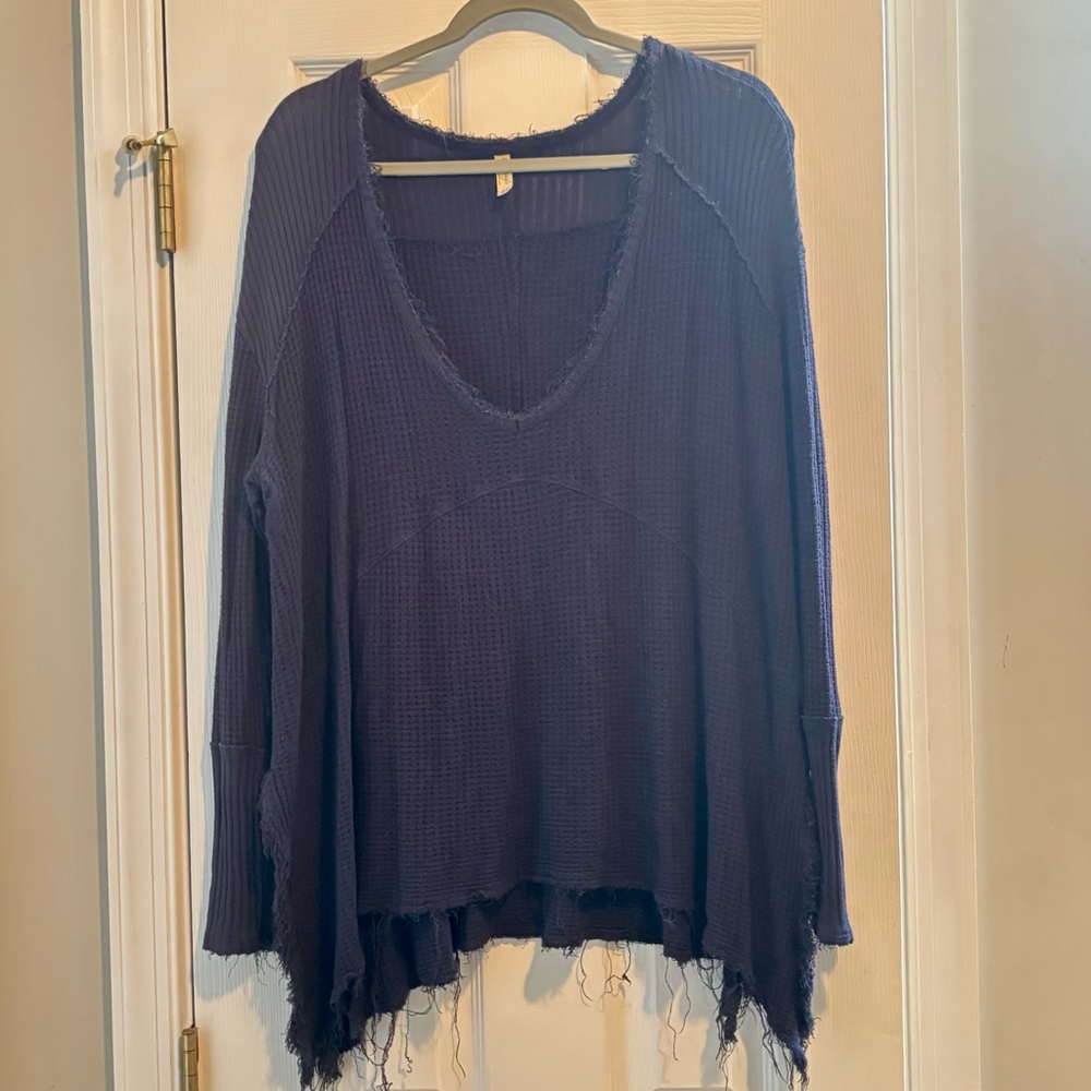 Free People Women's Navy Blue V-Neck Top Drippy Size Medium